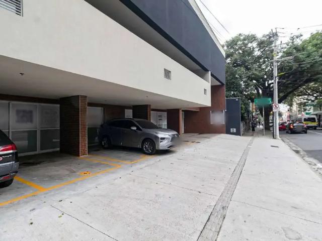 Ponto Comercial aluguel em Região Imediata de São Paulo, Região Metropolitana de São Paulo