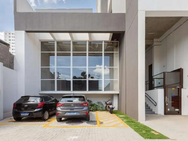 Ponto Comercial aluguel em Região Imediata de São Paulo, Região Metropolitana de São Paulo