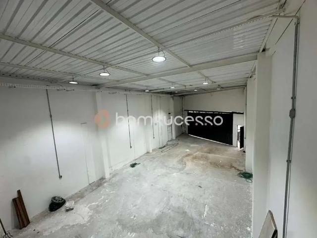 Ponto Comercial aluguel em Região Imediata de São Paulo, Região Metropolitana de São Paulo