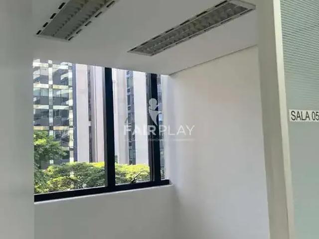 Ponto Comercial aluguel em Região Imediata de São Paulo, Região Metropolitana de São Paulo