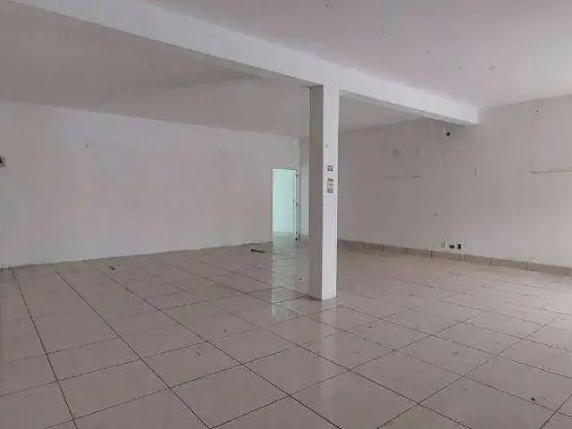 Ponto Comercial aluguel em Região Imediata de São Paulo, Região Metropolitana de São Paulo