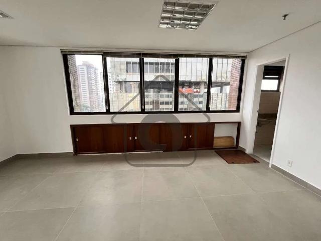 Ponto Comercial aluguel em Região Imediata de São Paulo, Região Metropolitana de São Paulo