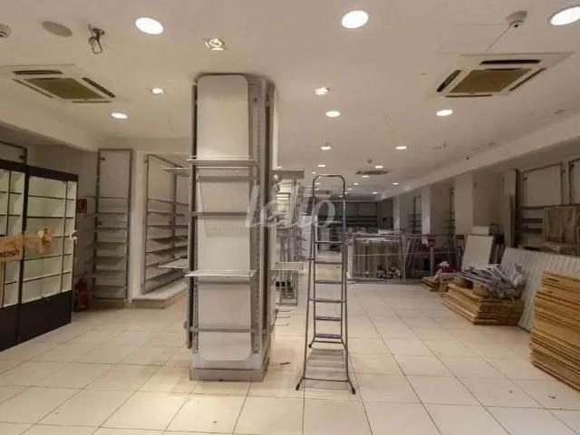 Ponto Comercial aluguel em Região Imediata de São Paulo, Região Metropolitana de São Paulo