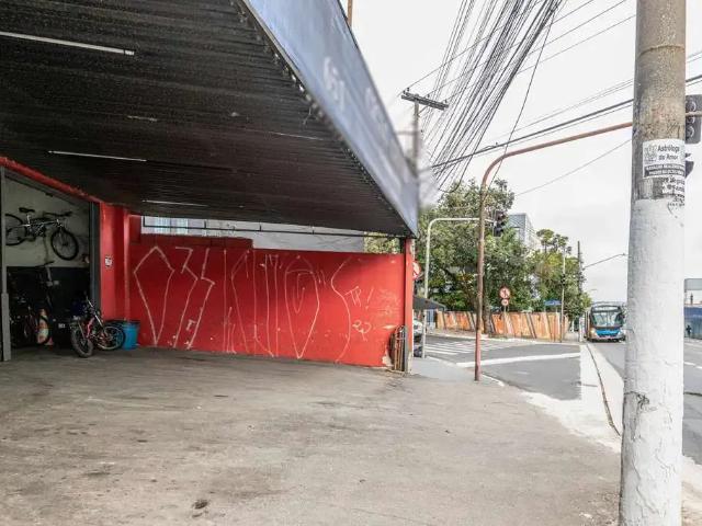 Ponto Comercial aluguel em Região Imediata de São Paulo, Região Metropolitana de São Paulo