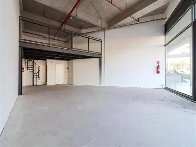 Ponto Comercial aluguel em Região Imediata de São Paulo, Região Metropolitana de São Paulo