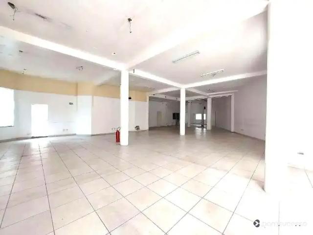 Ponto Comercial aluguel em Região Imediata de São Paulo, Região Metropolitana de São Paulo