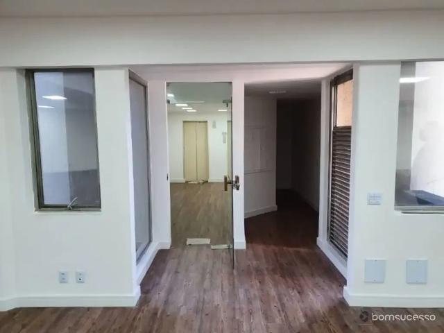 Ponto Comercial aluguel em Região Imediata de São Paulo, Região Metropolitana de São Paulo