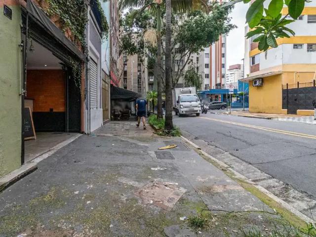 Ponto Comercial aluguel em Região Imediata de São Paulo, Região Metropolitana de São Paulo