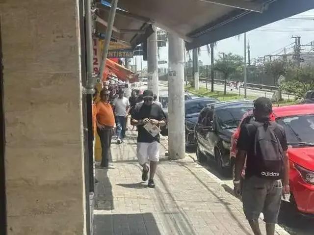 Ponto Comercial aluguel em Região Imediata de São Paulo, Região Metropolitana de São Paulo