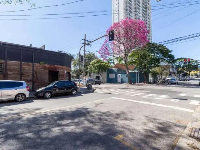 Ponto Comercial aluguel em Região Imediata de São Paulo, Região Metropolitana de São Paulo