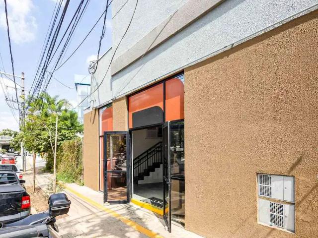 Ponto Comercial aluguel em Região Imediata de São Paulo, Região Metropolitana de São Paulo