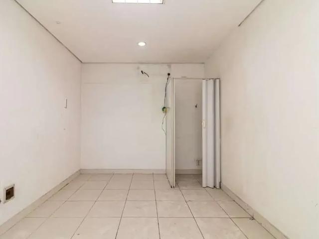 Ponto Comercial aluguel em Região Imediata de São Paulo, Região Metropolitana de São Paulo