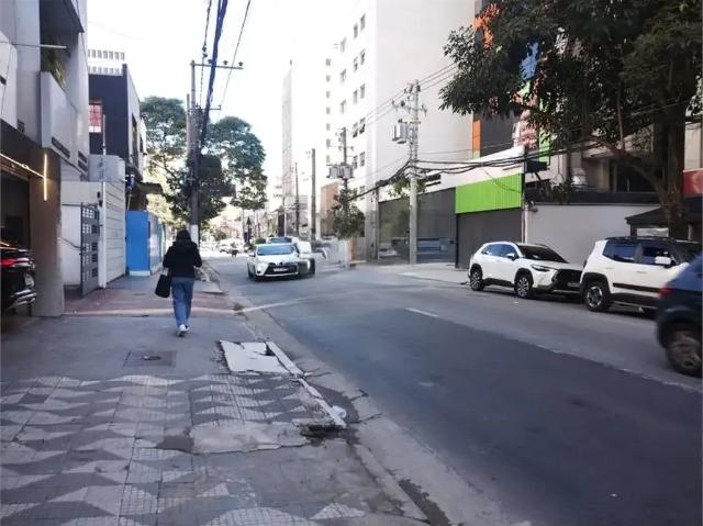 Ponto Comercial aluguel em Região Imediata de São Paulo, Região Metropolitana de São Paulo