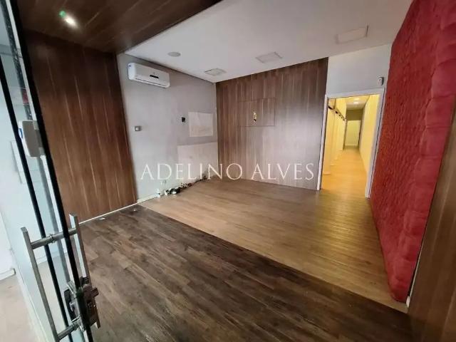 Ponto Comercial aluguel em Região Imediata de São Paulo, Região Metropolitana de São Paulo