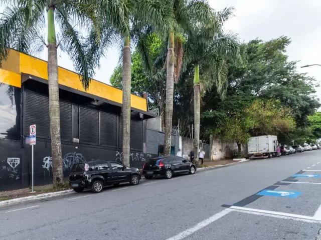 Ponto Comercial aluguel em Região Imediata de São Paulo, Região Metropolitana de São Paulo