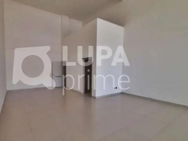 Ponto Comercial aluguel em Região Imediata de São Paulo, Região Metropolitana de São Paulo