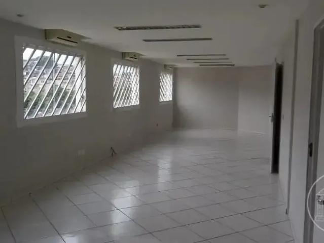 Ponto Comercial aluguel em Região Imediata de São Paulo, Região Metropolitana de São Paulo