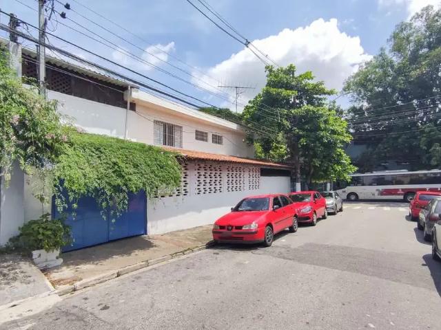 Ponto Comercial aluguel em Região Imediata de São Paulo, Região Metropolitana de São Paulo