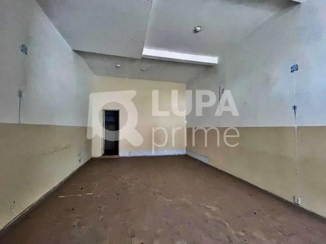 Ponto Comercial aluguel em Região Imediata de São Paulo, Região Metropolitana de São Paulo