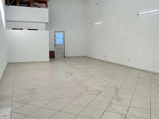 Ponto Comercial aluguel em Região Imediata de São Paulo, Região Metropolitana de São Paulo