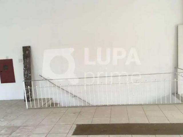 Ponto Comercial aluguel em Região Imediata de São Paulo, Região Metropolitana de São Paulo