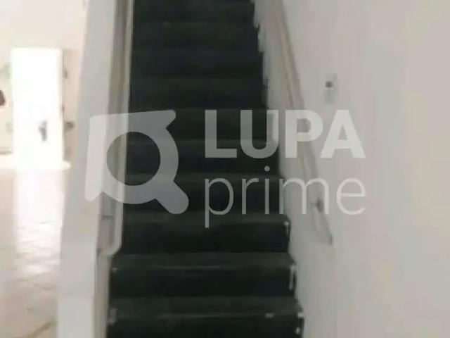 Ponto Comercial aluguel em Região Imediata de São Paulo, Região Metropolitana de São Paulo