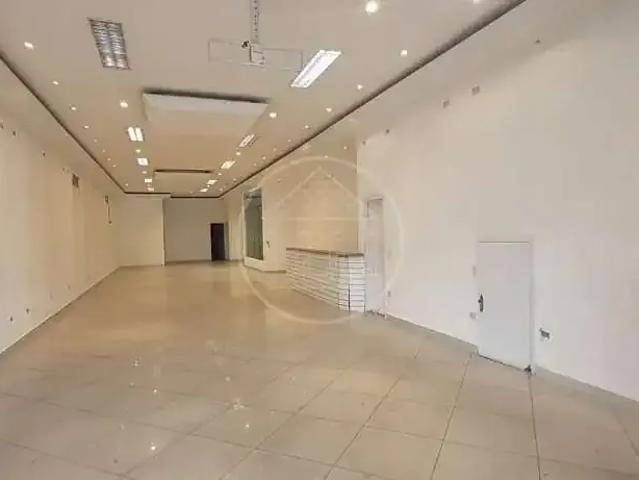Ponto Comercial aluguel em Região Imediata de São Paulo, Região Metropolitana de São Paulo