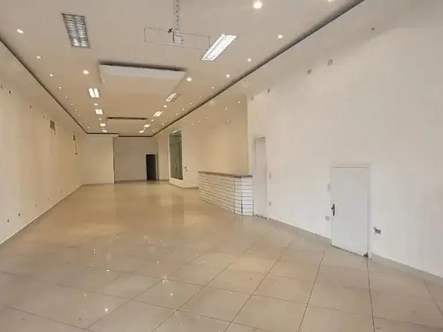 Ponto Comercial aluguel em Região Imediata de São Paulo, Região Metropolitana de São Paulo