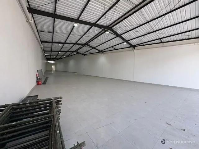 Ponto Comercial aluguel em Região Imediata de São Paulo, Região Metropolitana de São Paulo