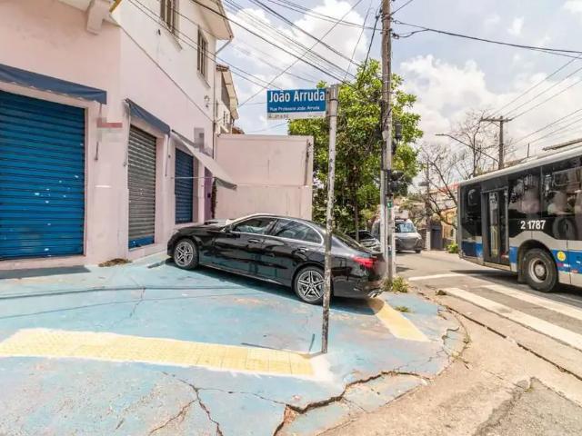 Ponto Comercial aluguel em Região Imediata de São Paulo, Região Metropolitana de São Paulo