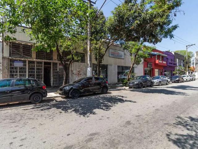 Ponto Comercial aluguel em Região Imediata de São Paulo, Região Metropolitana de São Paulo