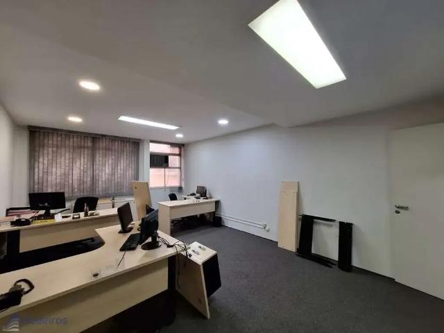 Ponto Comercial aluguel em Região Imediata de São Paulo, Região Metropolitana de São Paulo