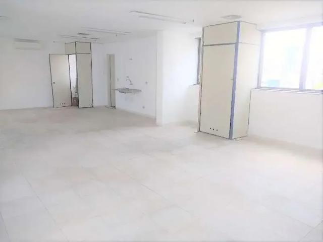 Ponto Comercial aluguel em Região Imediata de São Paulo, Região Metropolitana de São Paulo