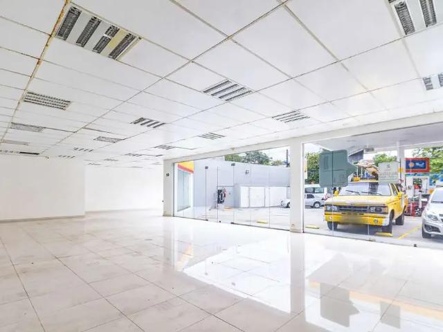 Ponto Comercial aluguel em Região Imediata de São Paulo, Região Metropolitana de São Paulo