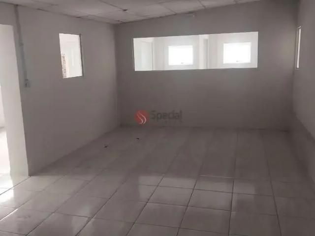 Ponto Comercial aluguel em Região Imediata de São Paulo, Região Metropolitana de São Paulo