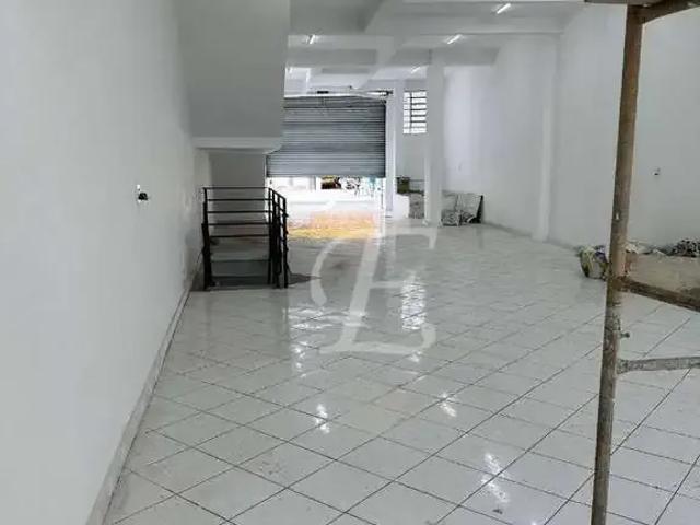 Ponto Comercial aluguel em Região Imediata de São Paulo, Região Metropolitana de São Paulo