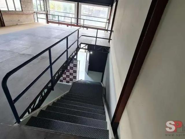 Ponto Comercial aluguel em Região Imediata de São Paulo, Região Metropolitana de São Paulo