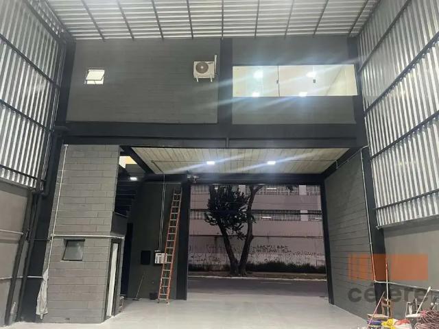 Ponto Comercial aluguel em Região Imediata de São Paulo, Região Metropolitana de São Paulo