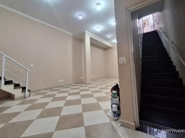 Ponto Comercial aluguel em Região Imediata de São Paulo, Região Metropolitana de São Paulo