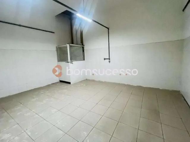 Ponto Comercial aluguel em Região Imediata de São Paulo, Região Metropolitana de São Paulo