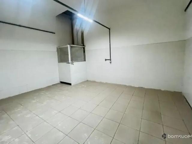 Ponto Comercial aluguel em Região Imediata de São Paulo, Região Metropolitana de São Paulo