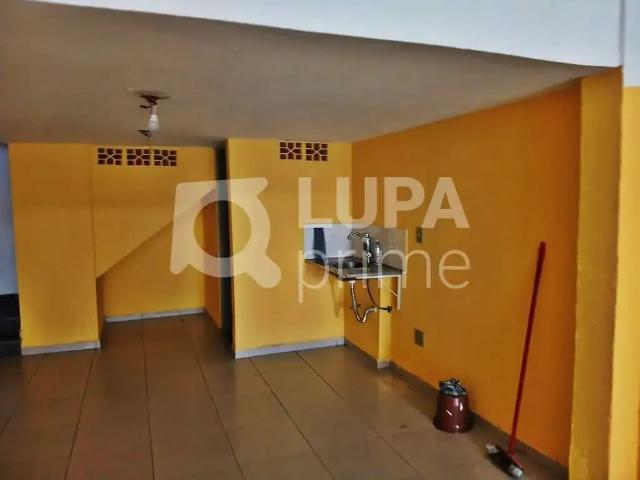 Ponto Comercial aluguel em Região Imediata de São Paulo, Região Metropolitana de São Paulo