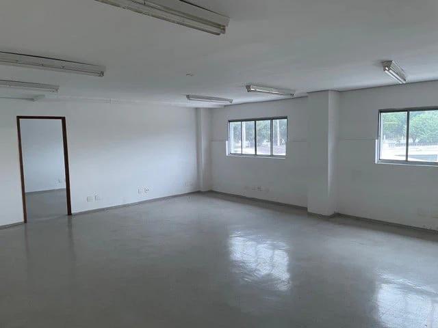 Ponto Comercial aluguel em Região Imediata de São Paulo, Região Metropolitana de São Paulo