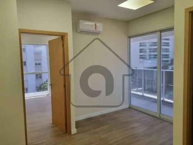 Ponto Comercial aluguel em Região Imediata de São Paulo, Região Metropolitana de São Paulo