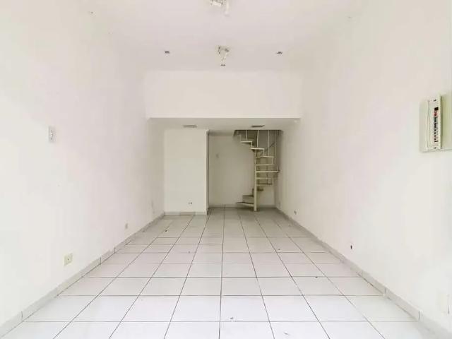 Ponto Comercial aluguel em Região Imediata de São Paulo, Região Metropolitana de São Paulo