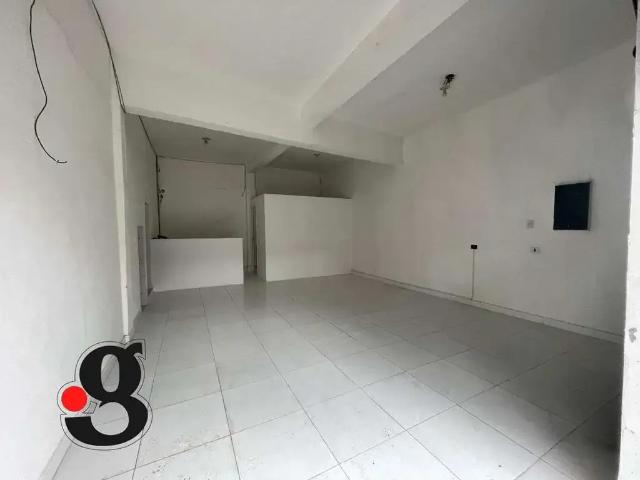 Ponto Comercial aluguel em Região Imediata de São Paulo, Região Metropolitana de São Paulo