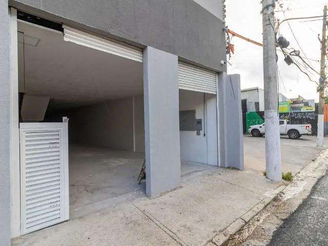 Ponto Comercial aluguel em Região Imediata de São Paulo, Região Metropolitana de São Paulo