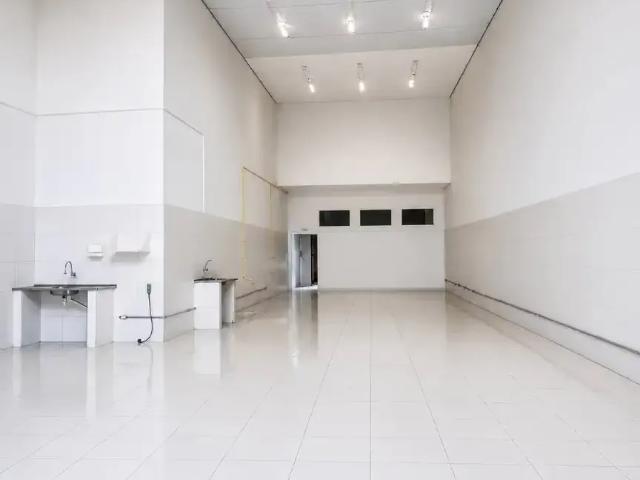 Ponto Comercial aluguel em Região Imediata de São Paulo, Região Metropolitana de São Paulo