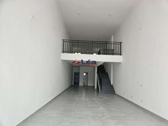 Ponto Comercial aluguel em Região Imediata de São Paulo, Região Metropolitana de São Paulo