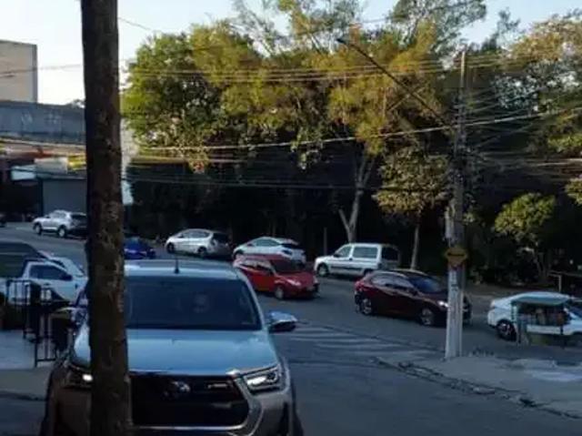 Ponto Comercial aluguel em Região Imediata de São Paulo, Região Metropolitana de São Paulo